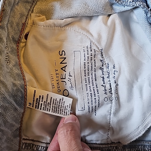 American Eagle Outfitters size 16 boy crop jeans. - Picture 4 of 7